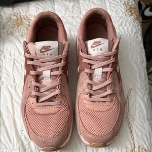 Nike Air Women's Athletic Shoes Pink